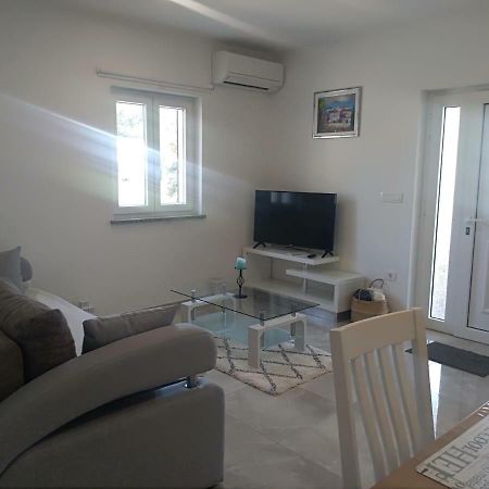 Apartment Ivana Новиград Екстериор снимка